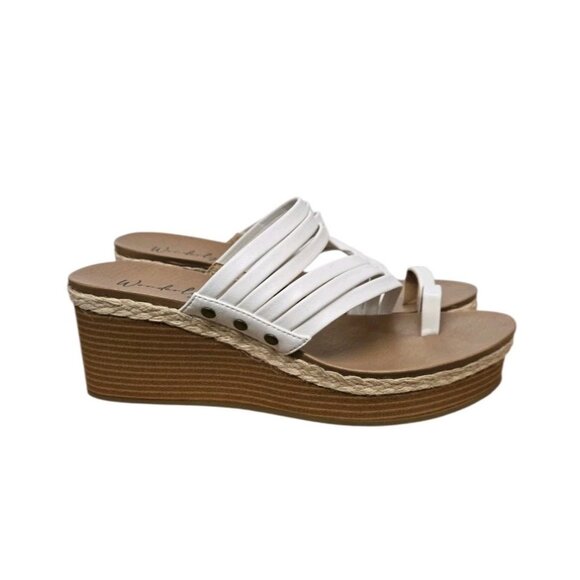 Wonderly Shoes - Wonderly Womens Size 9 Libby White Strappy Toe Loop Wedge Heel Sandals